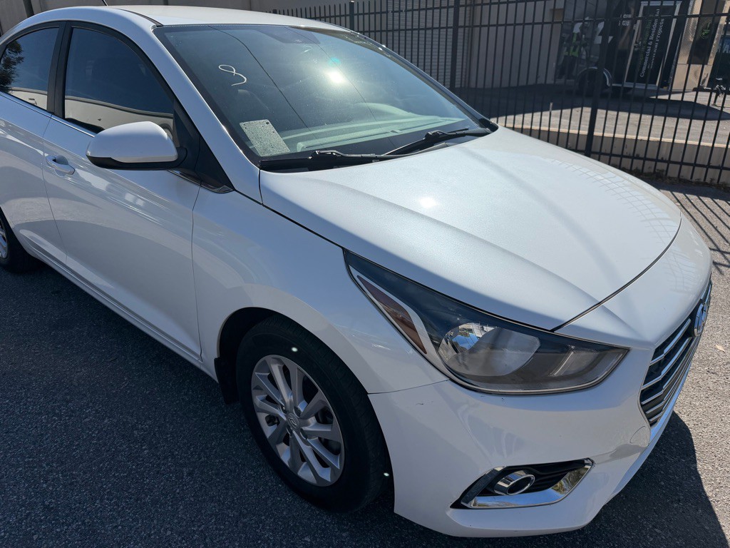 2019 Hyundai Accent Image 3
