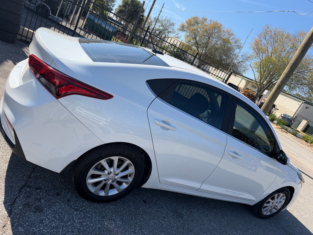 2019 Hyundai Accent Image 4