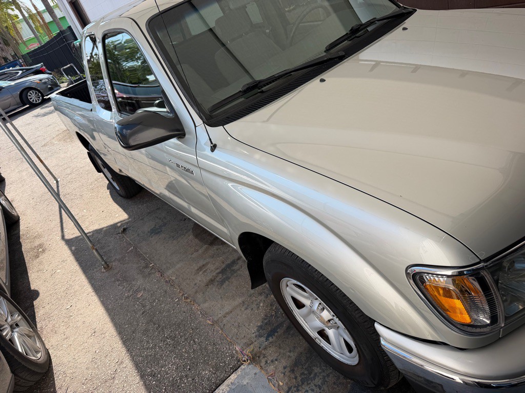 2004 Toyota Tacoma Image 3