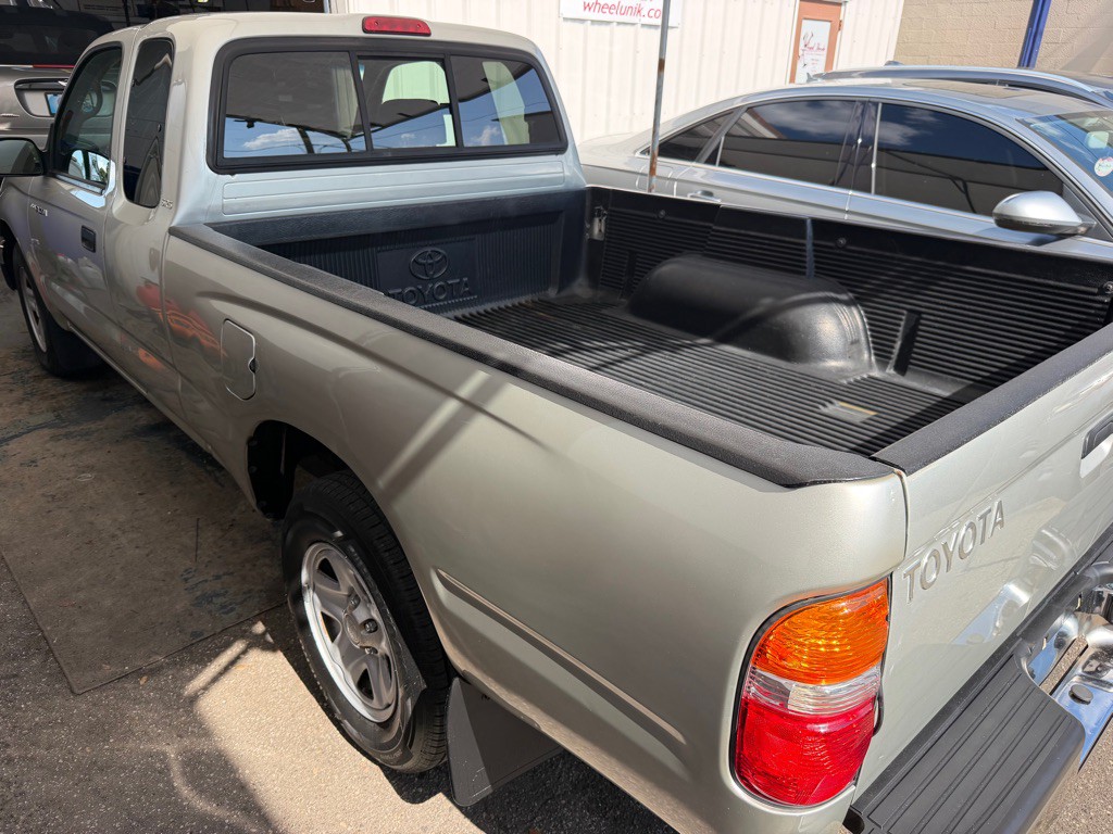 2004 Toyota Tacoma Image 6