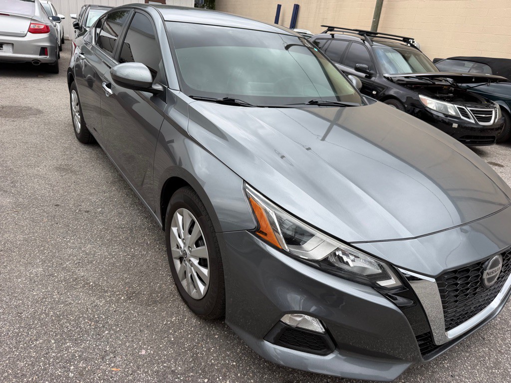 2020 Nissan Altima Image 3