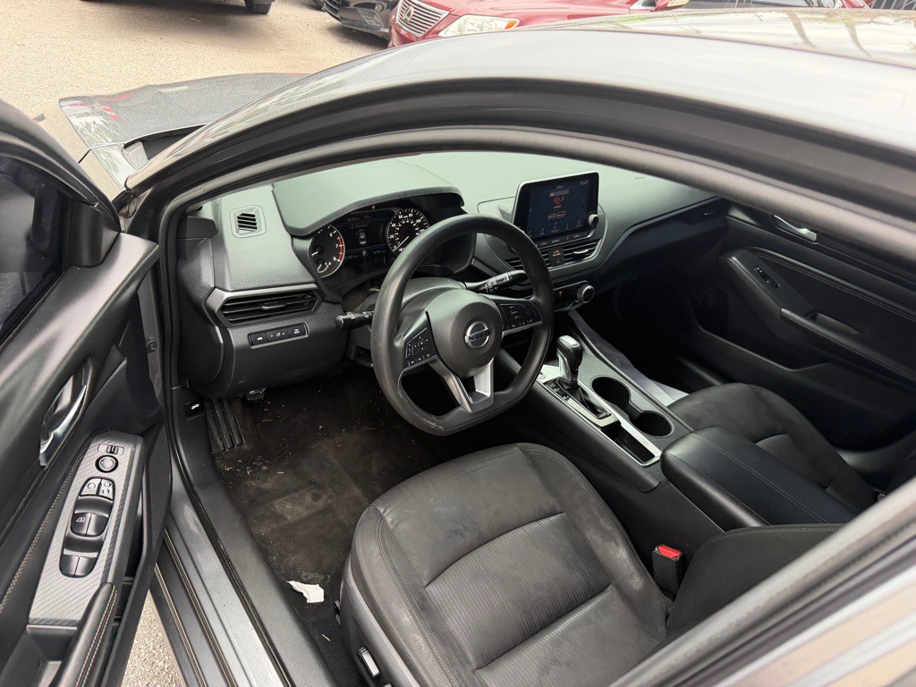 2020 Nissan Altima Image 7