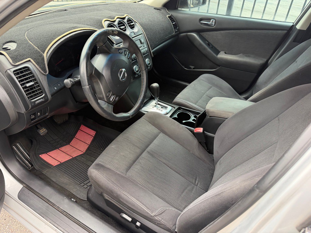 2012 Nissan Altima Image 8