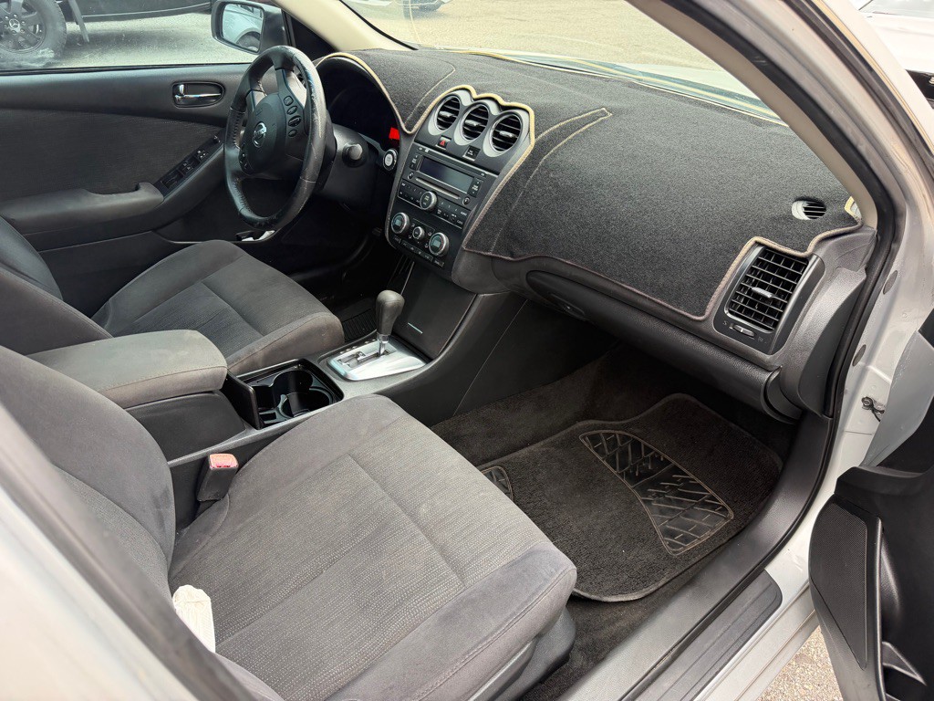 2012 Nissan Altima Image 9