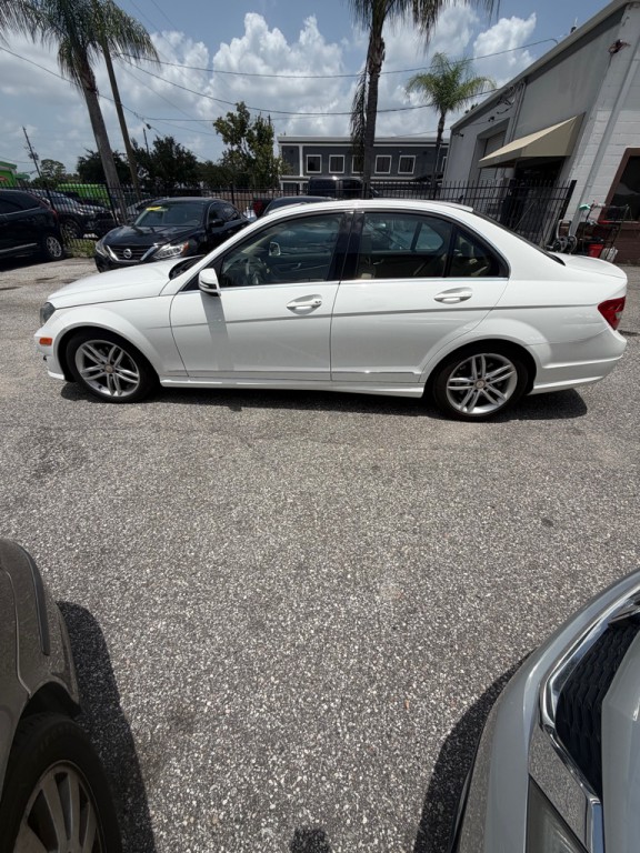 2014 Mercedes-Benz C-Class Image 2
