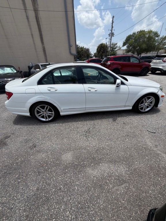 2014 Mercedes-Benz C-Class Image 3