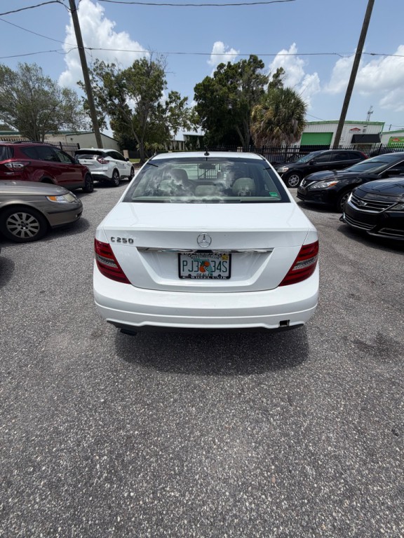 2014 Mercedes-Benz C-Class Image 4