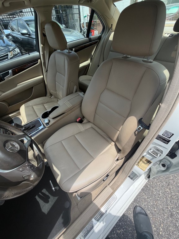 2014 Mercedes-Benz C-Class Image 6