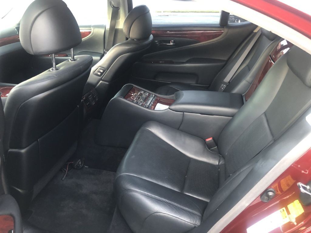2007 Lexus LS 460L Image 9