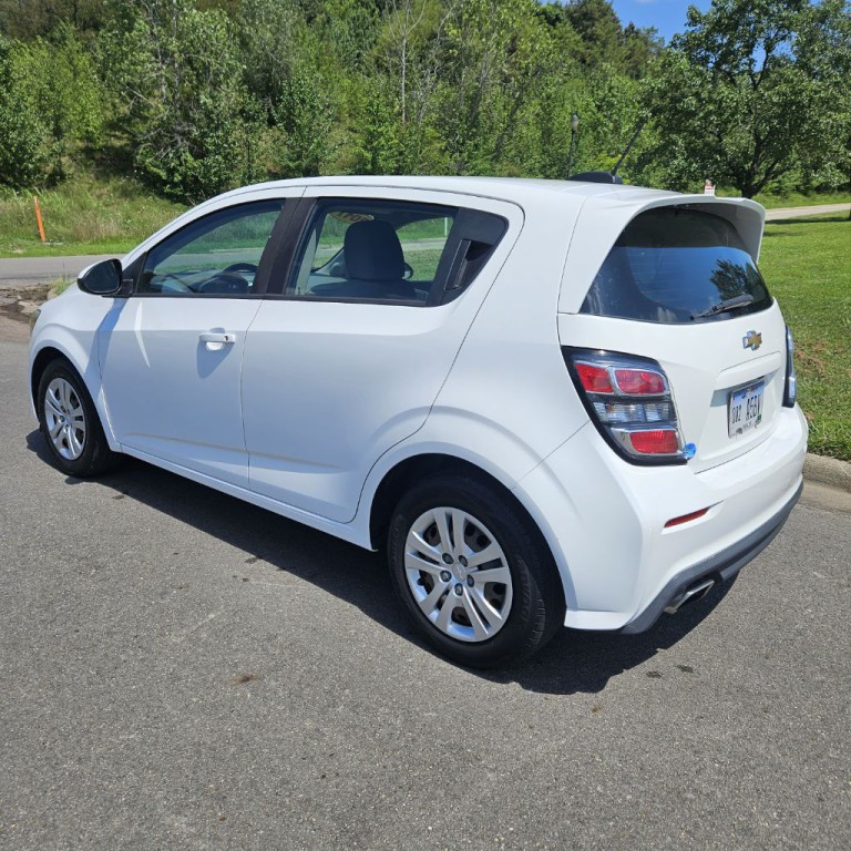 2017 Chevrolet Sonic Image 6