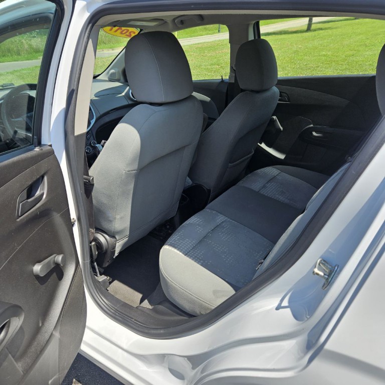 2017 Chevrolet Sonic Image 13