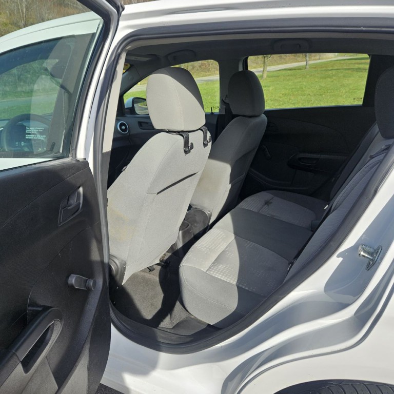 2017 Chevrolet Sonic Image 8