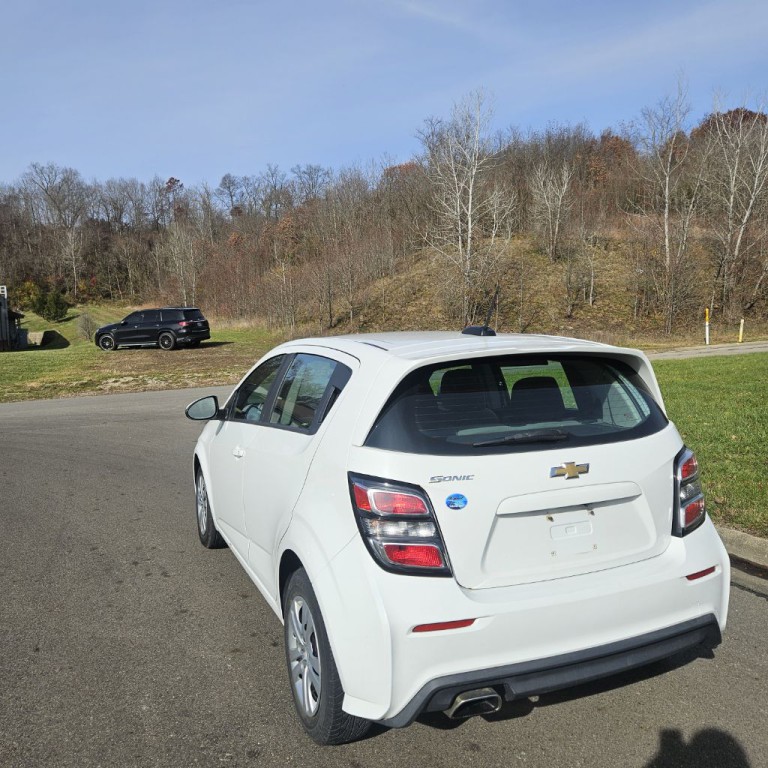 2017 Chevrolet Sonic Image 9