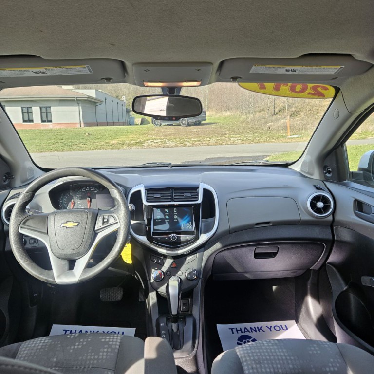 2017 Chevrolet Sonic Image 11