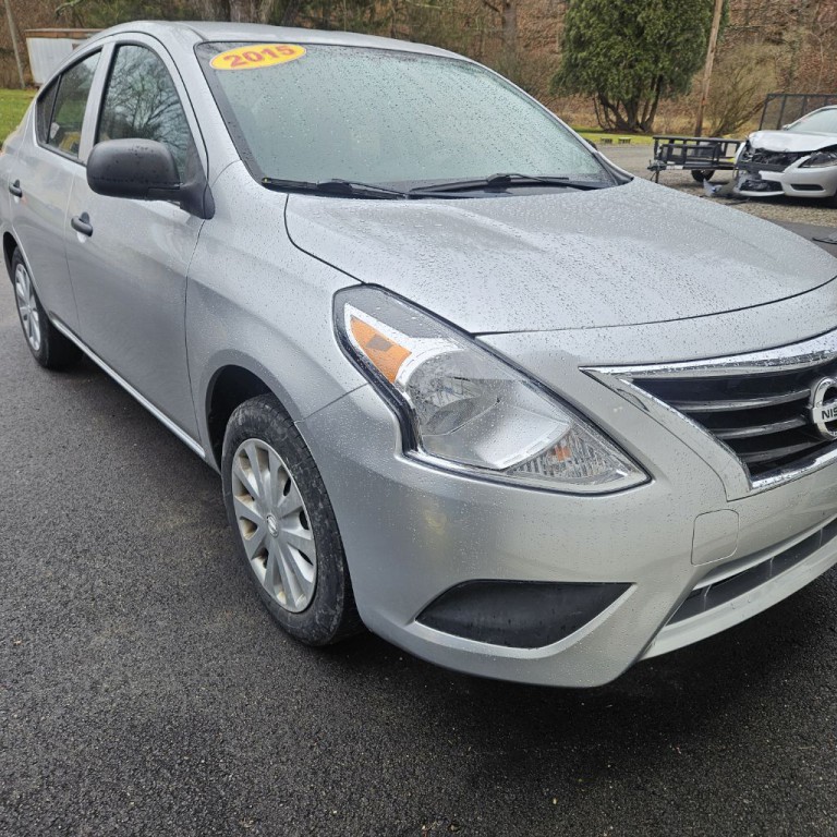 2015 Nissan Versa Image 3
