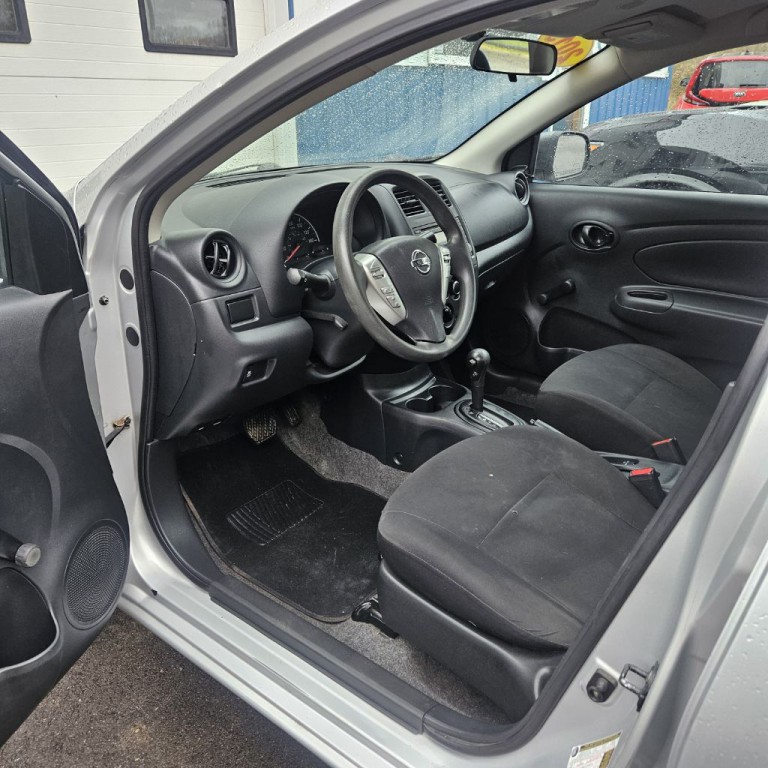 2015 Nissan Versa Image 6
