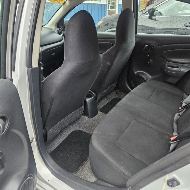 2015 Nissan Versa Image 7