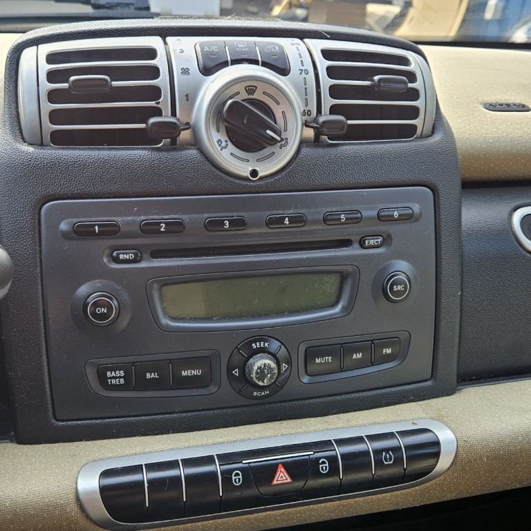 2009 smart fortwo Image 11