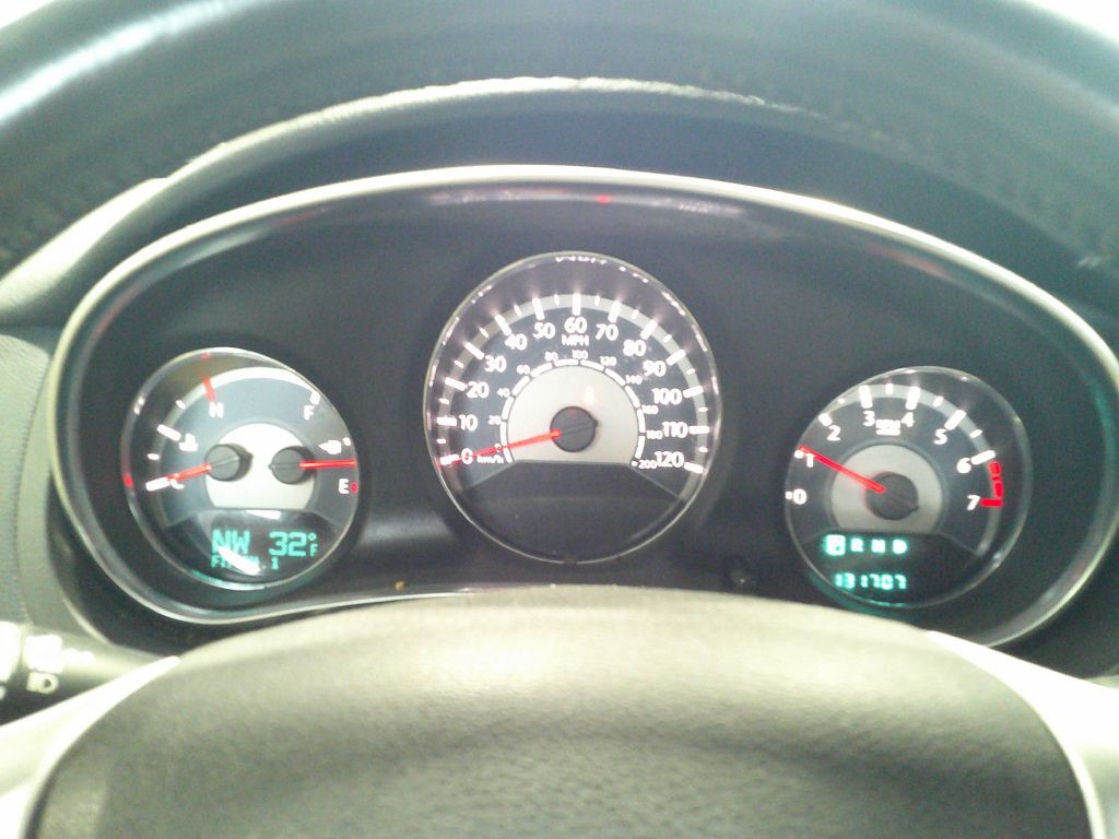 2013 Chrysler 200 Image 21