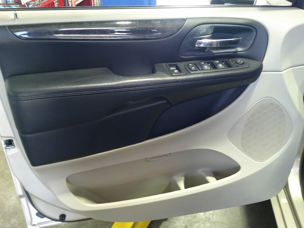 2012 Dodge Grand Caravan Image 8