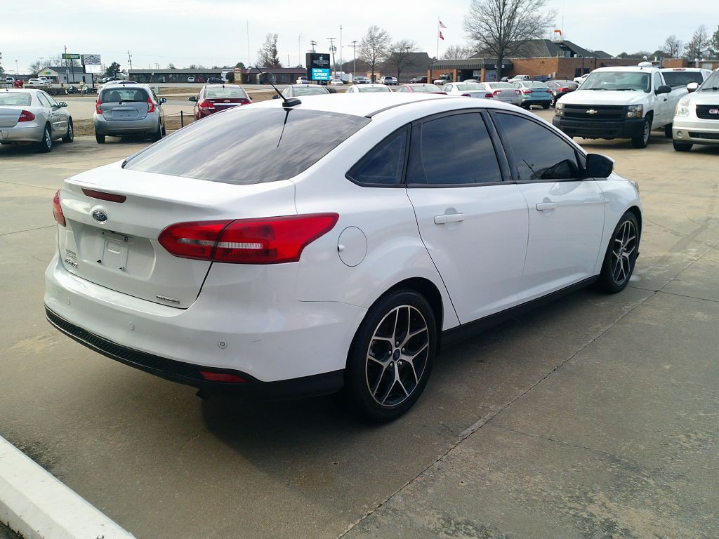 2017 Ford Focus Image 6