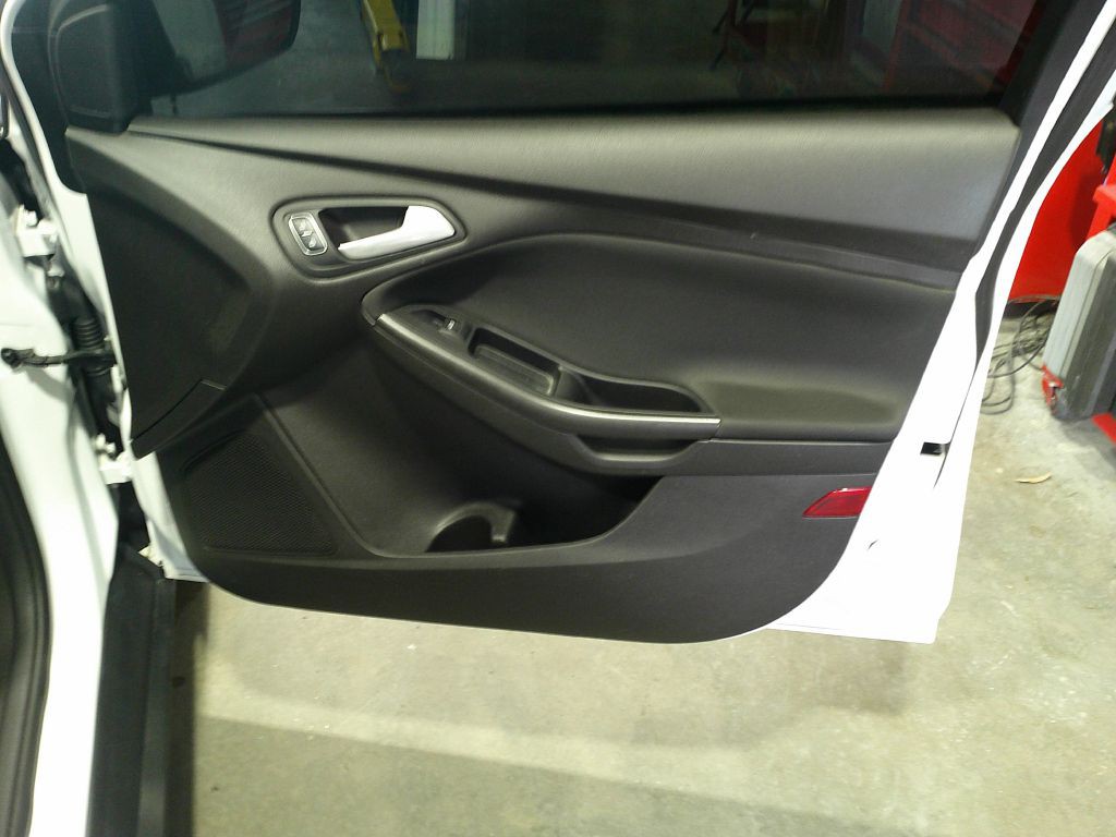 2017 Ford Focus Image 15