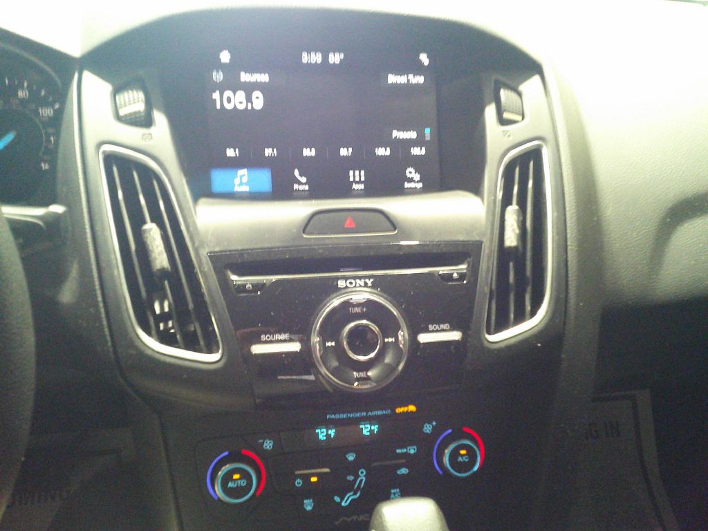 2017 Ford Focus Image 16