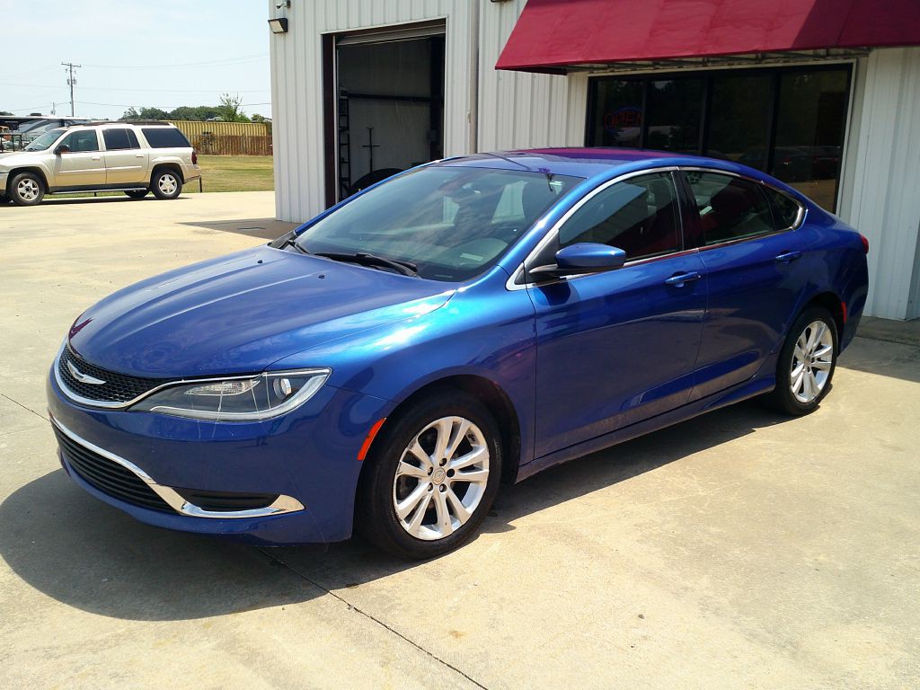 2015 Chrysler 200 Image 3