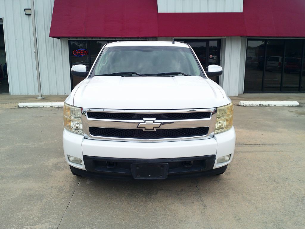 2007 Chevrolet Silverado 1500 Image 2