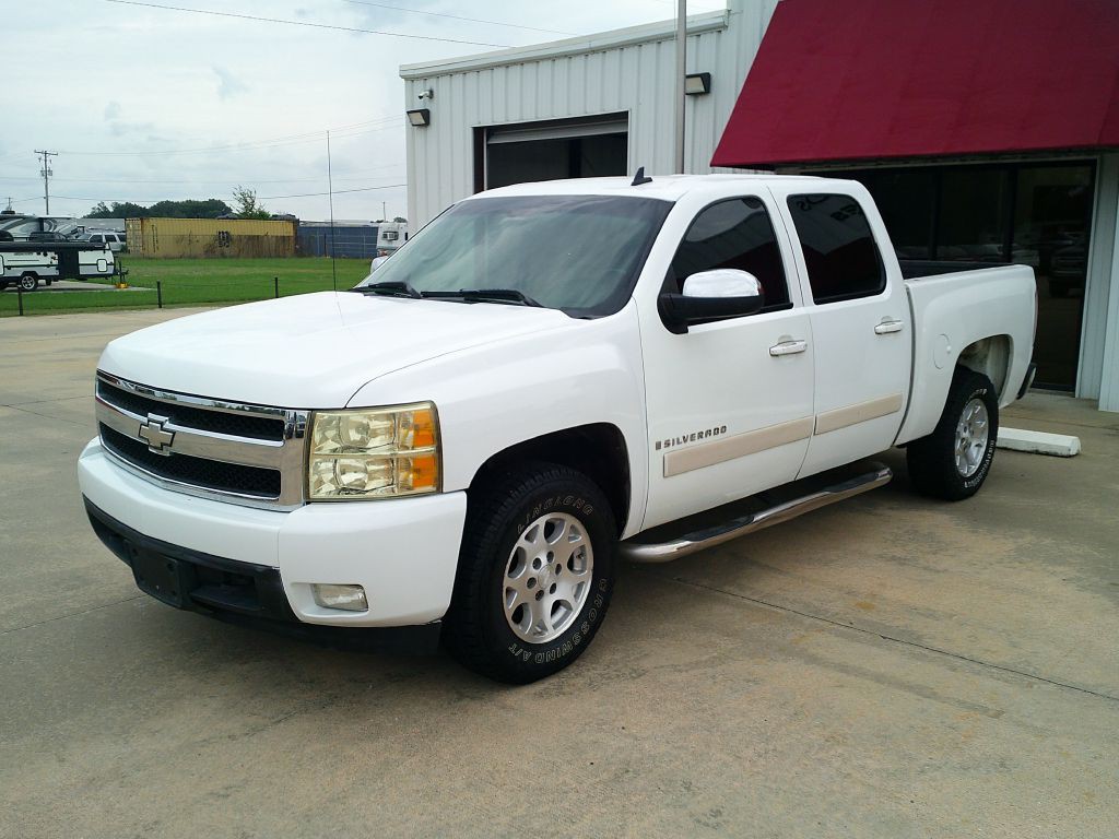2007 Chevrolet Silverado 1500 Image 3