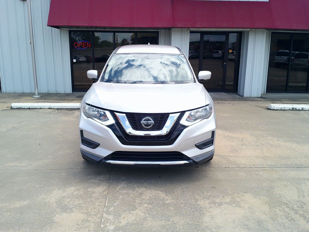 2018 Nissan Rogue Image 2