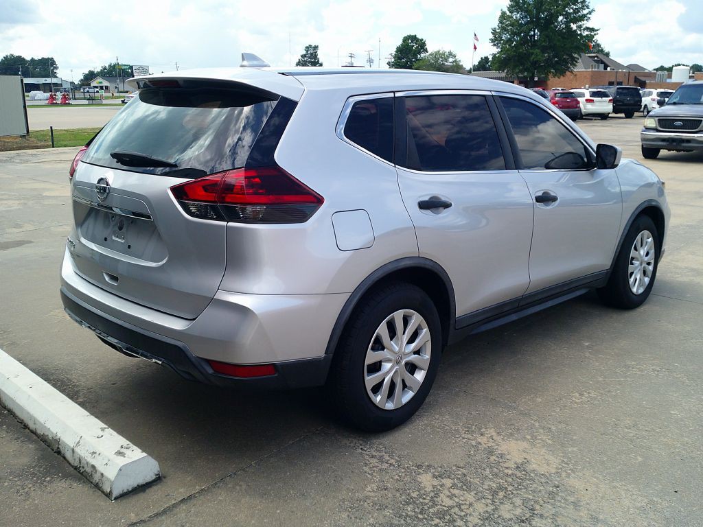 2018 Nissan Rogue Image 4