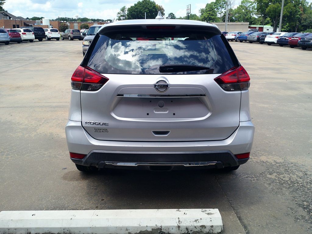 2018 Nissan Rogue Image 5