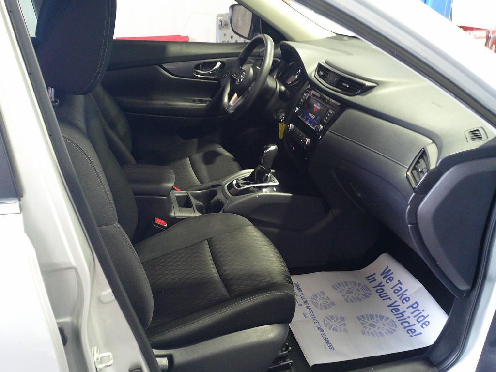 2018 Nissan Rogue Image 14
