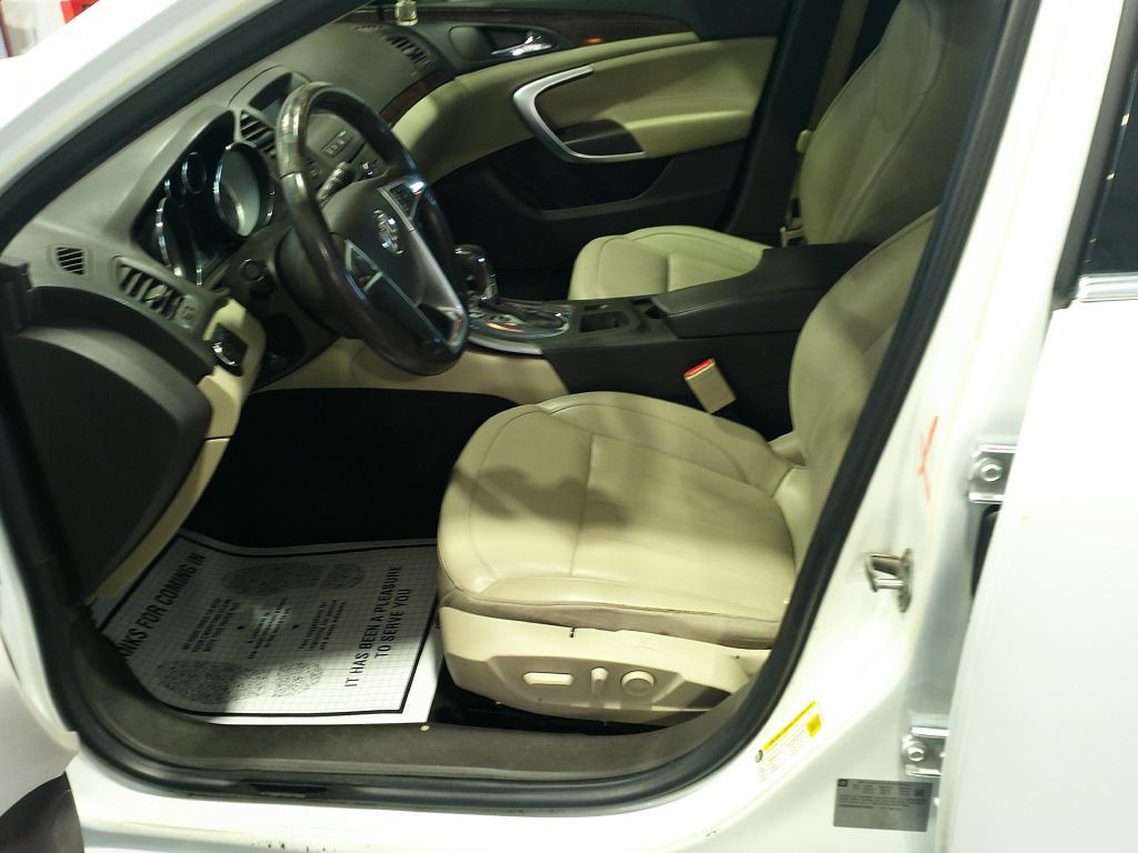 2012 Buick Regal Image 9