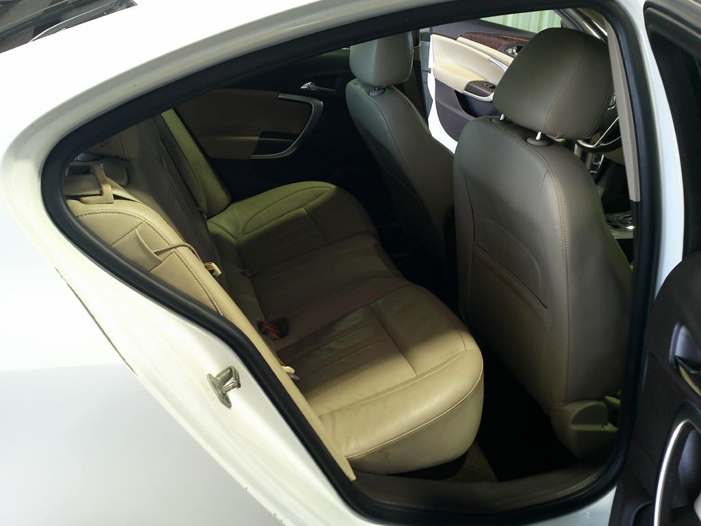 2012 Buick Regal Image 12