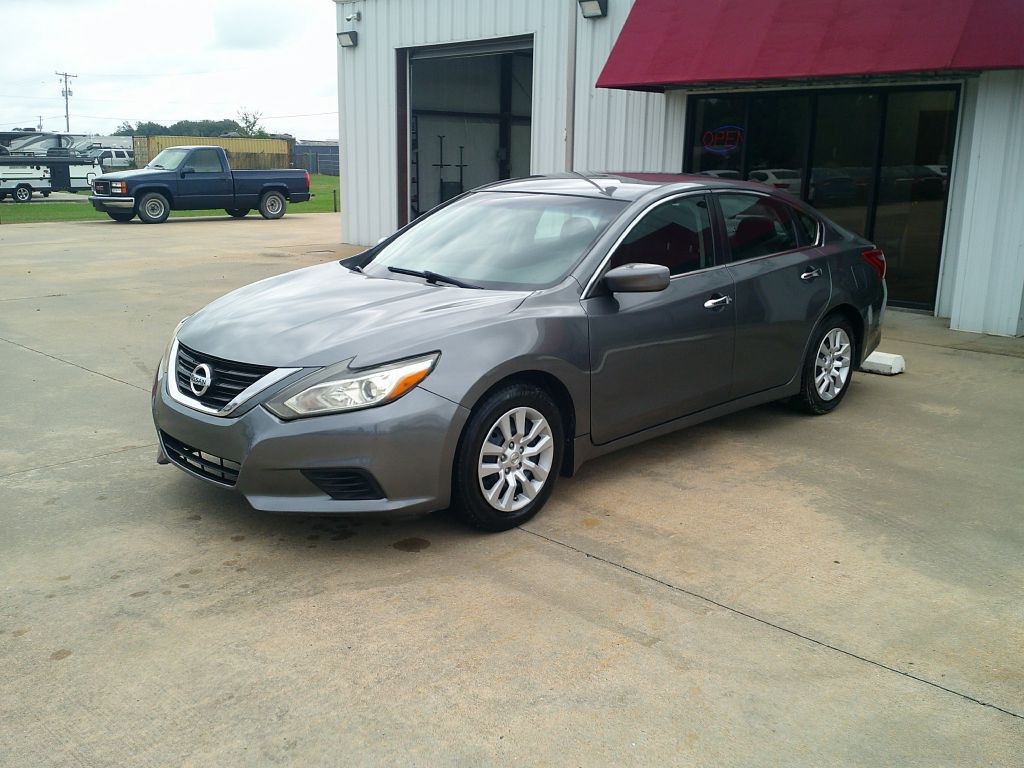 2018 Nissan Altima Image 3