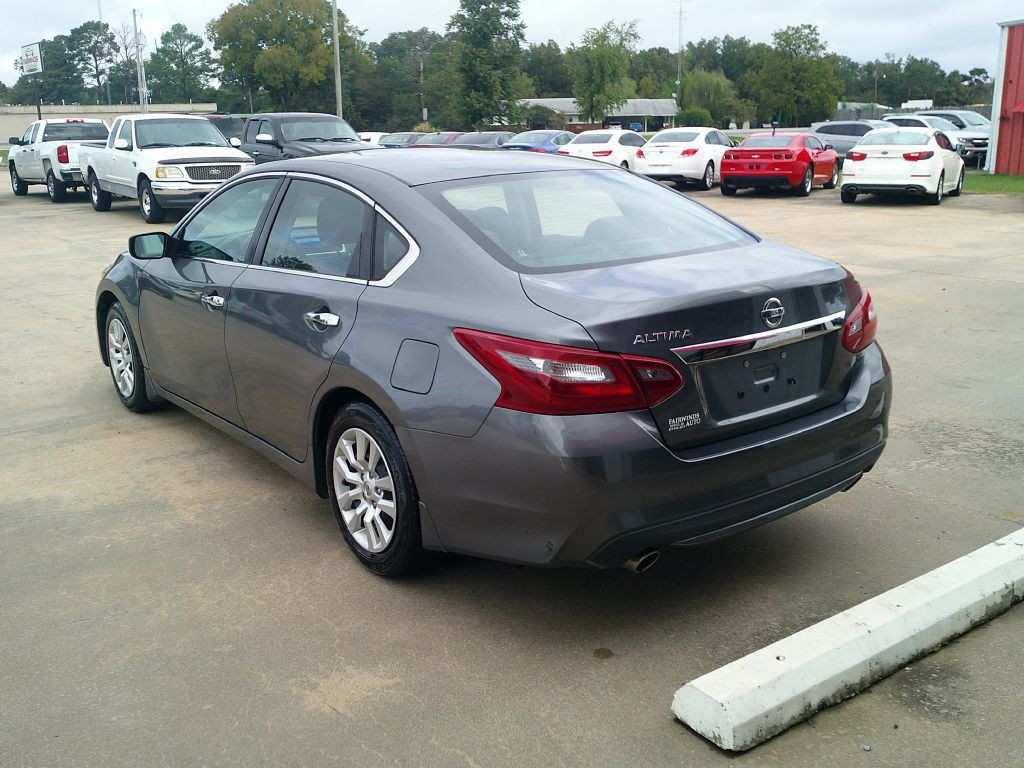 2018 Nissan Altima Image 4