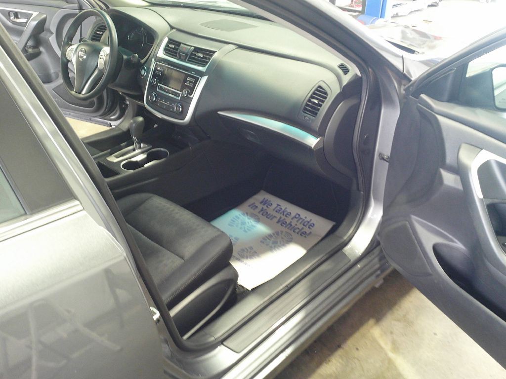 2018 Nissan Altima Image 14