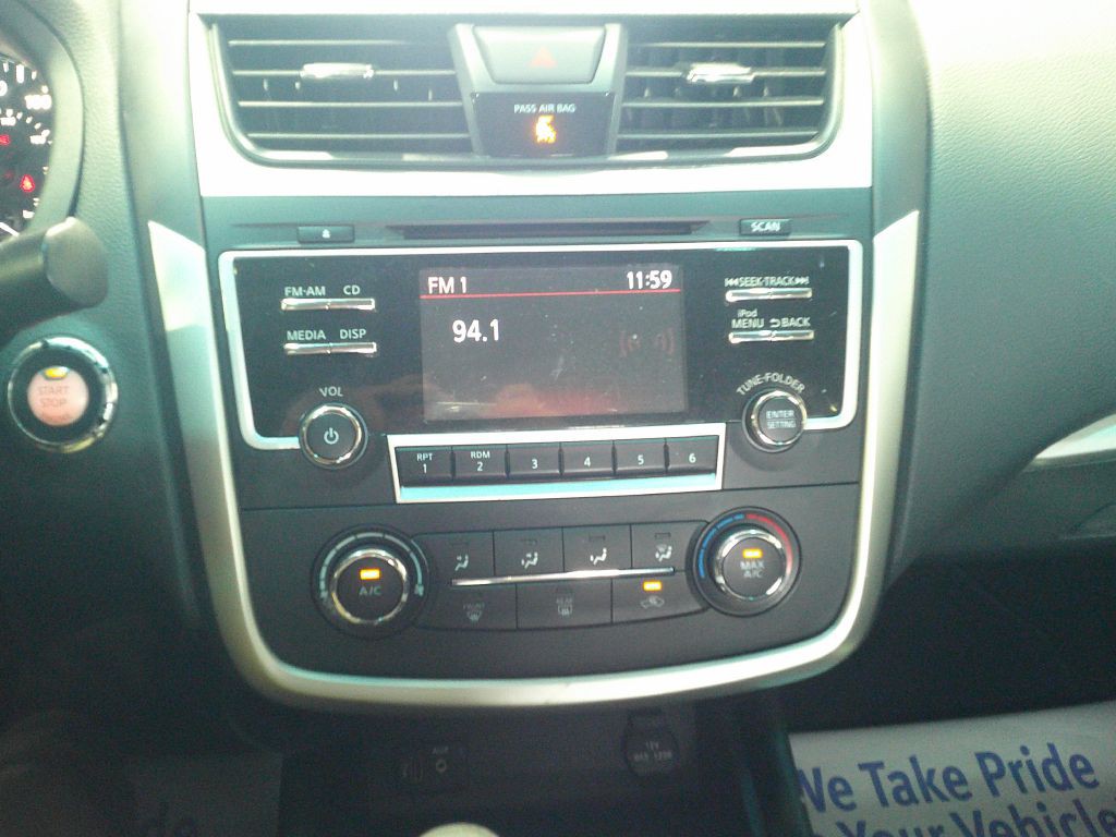 2018 Nissan Altima Image 16