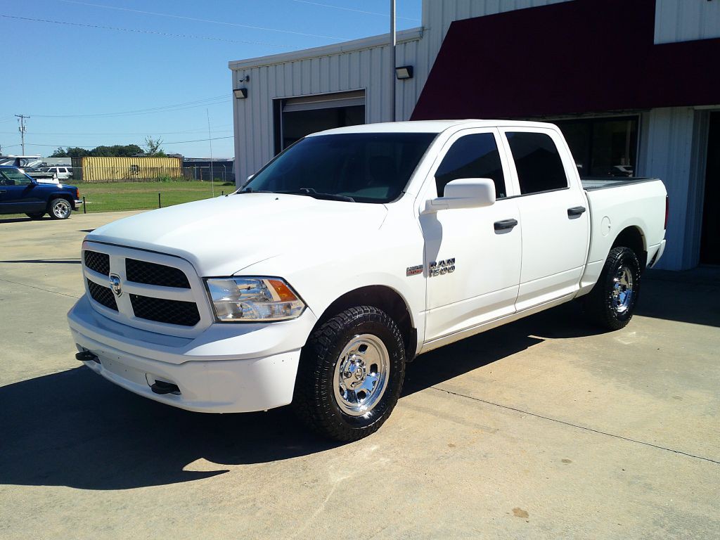 2016 RAM 1500 Image 3