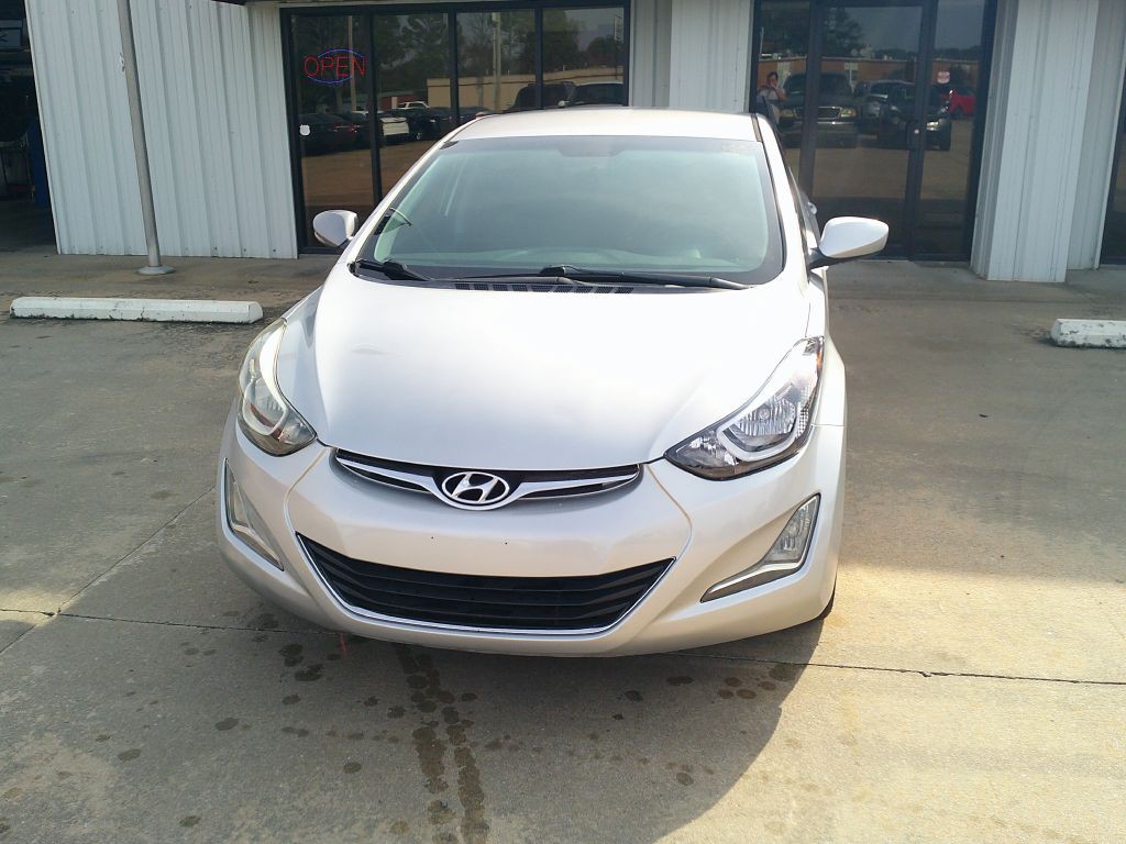 2015 Hyundai Elantra Image 2