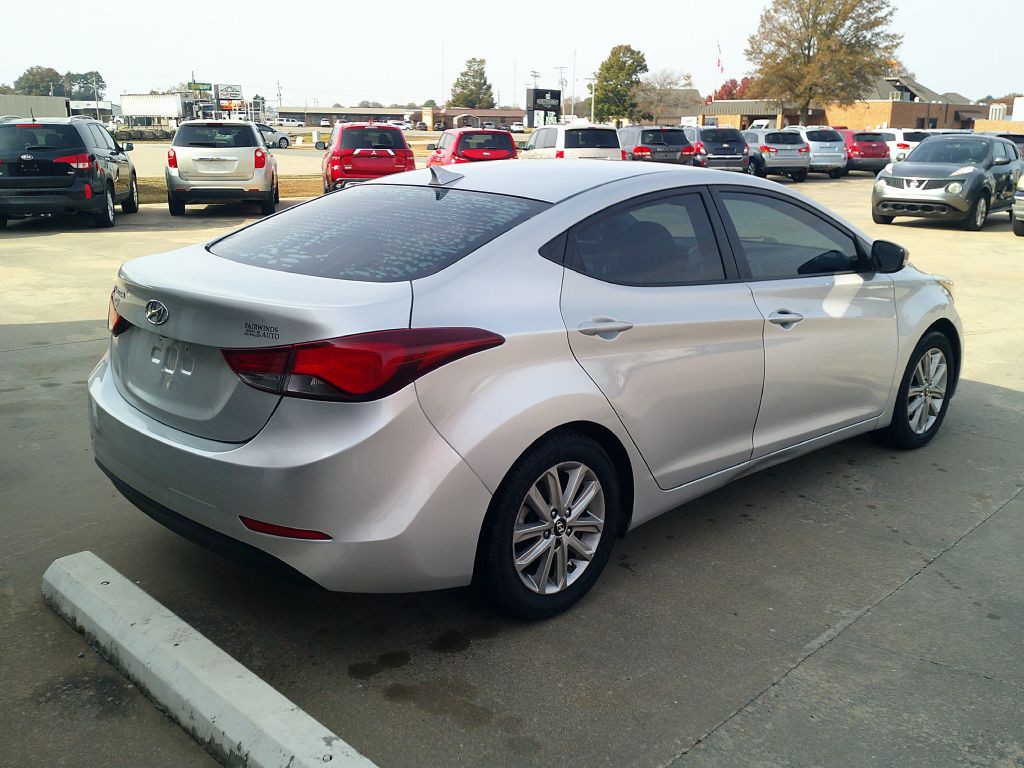 2015 Hyundai Elantra Image 4