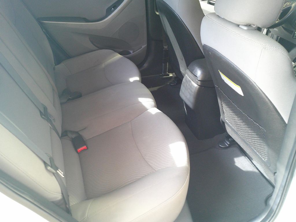 2015 Hyundai Elantra Image 12