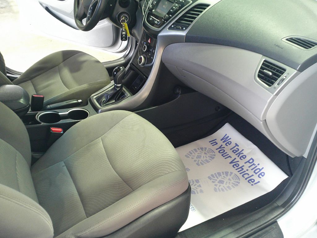 2015 Hyundai Elantra Image 14