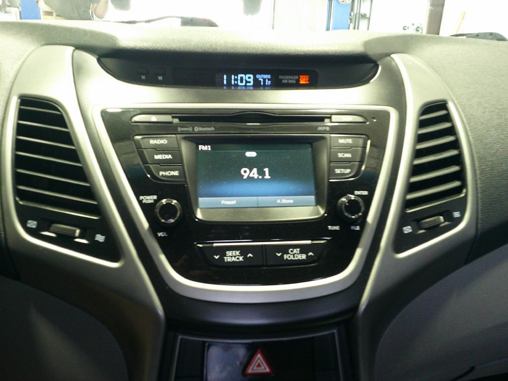 2015 Hyundai Elantra Image 17