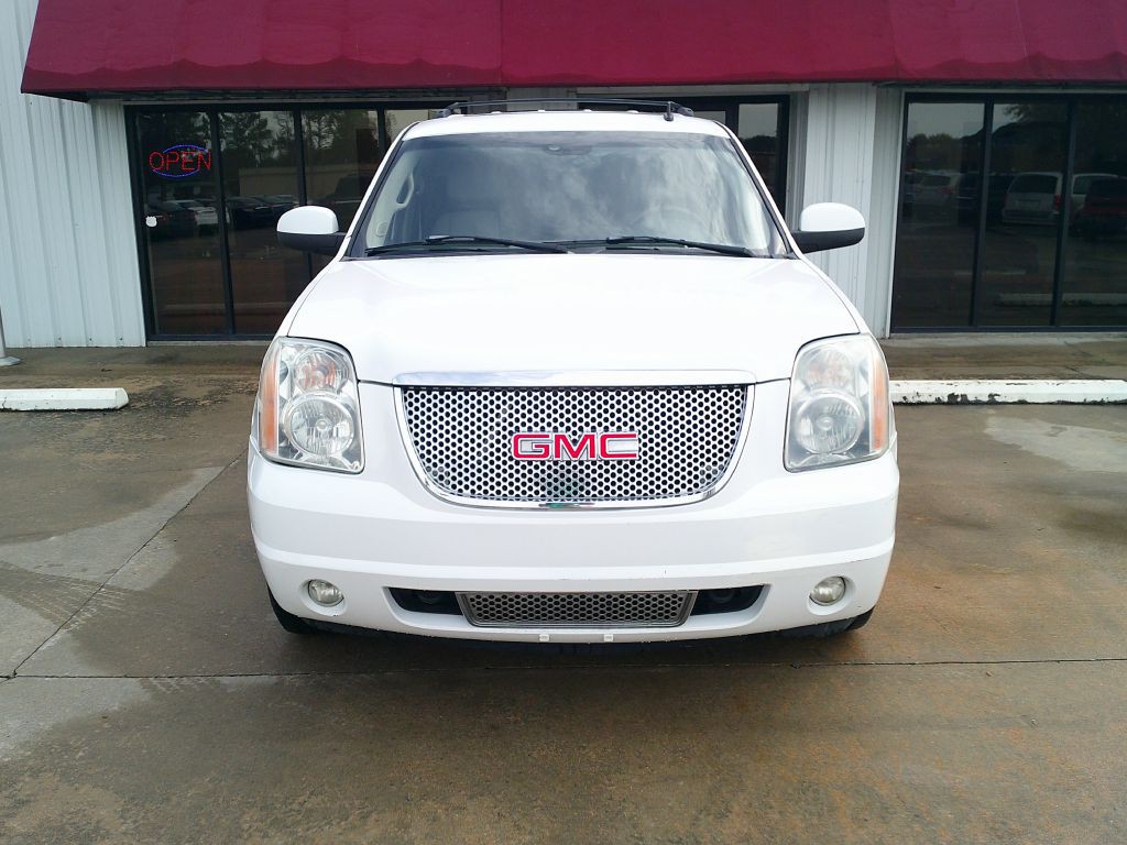 2008 GMC Yukon Image 16
