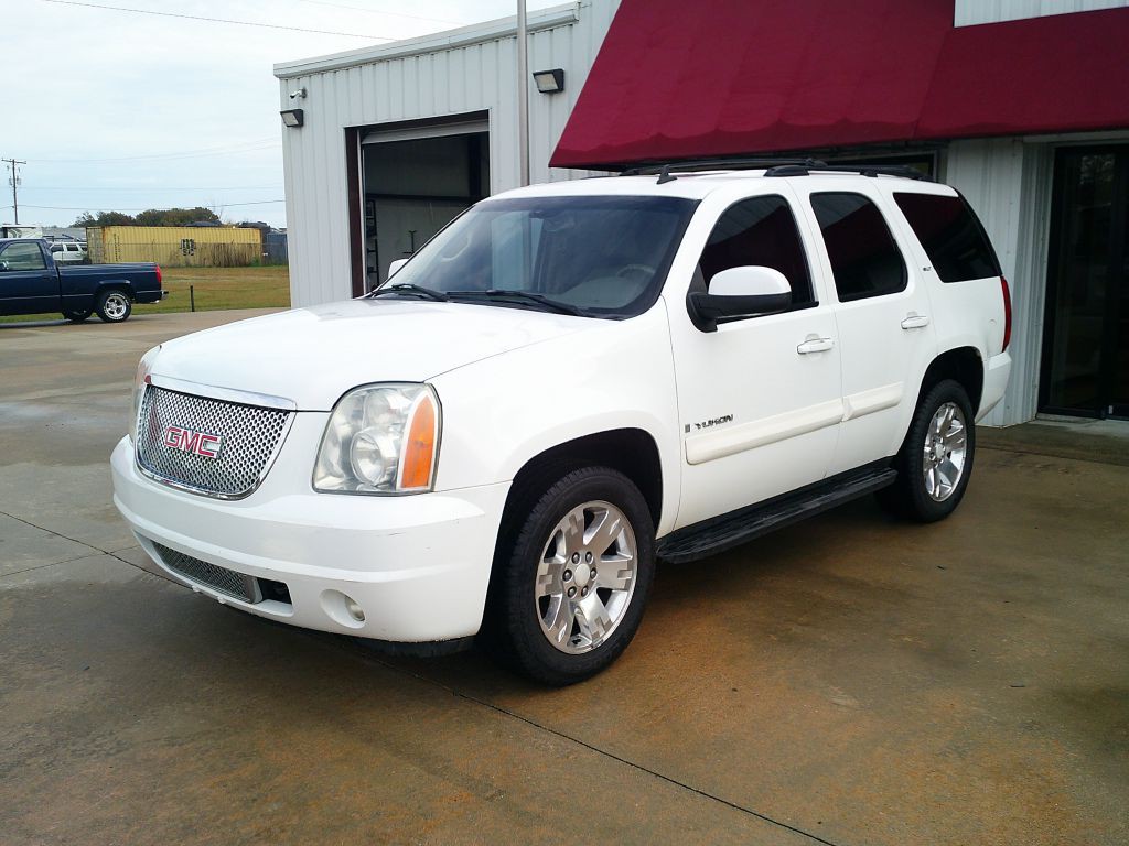2008 GMC Yukon Image 17