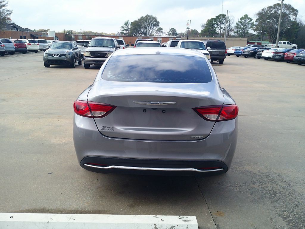 2015 Chrysler 200 Image 5