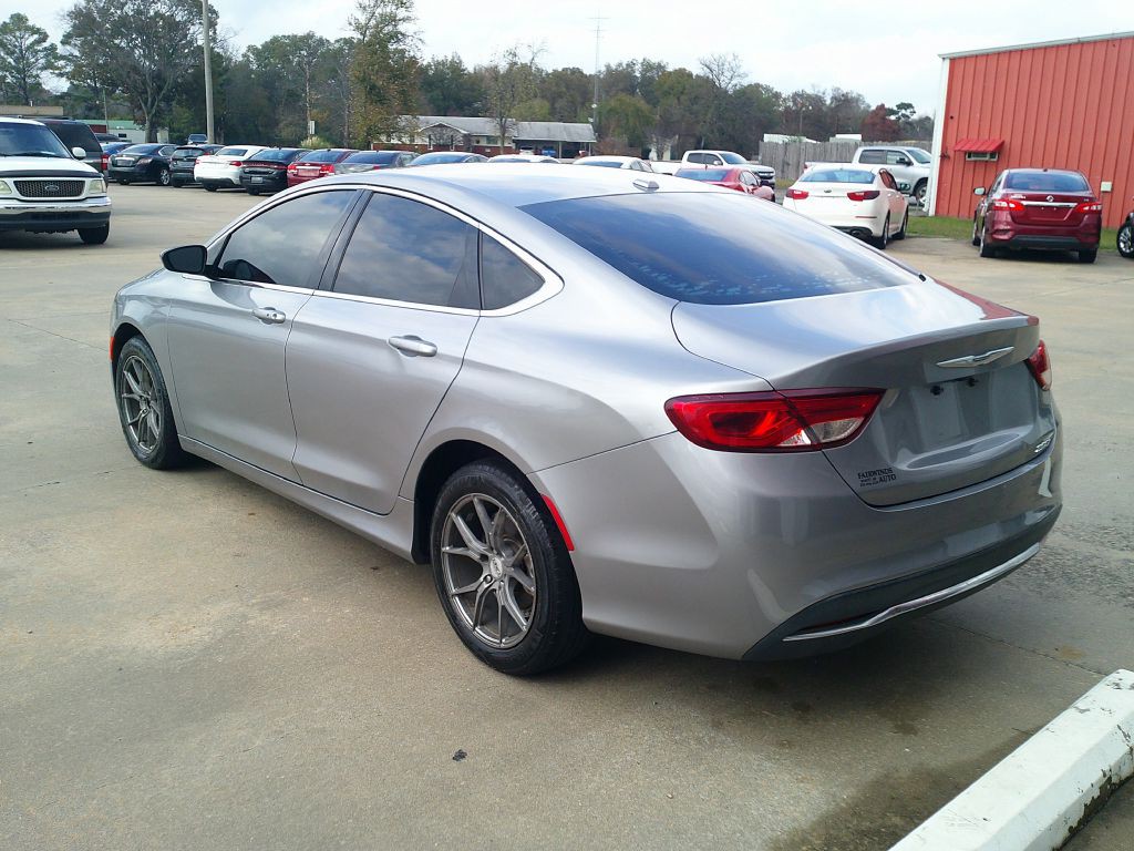 2015 Chrysler 200 Image 6